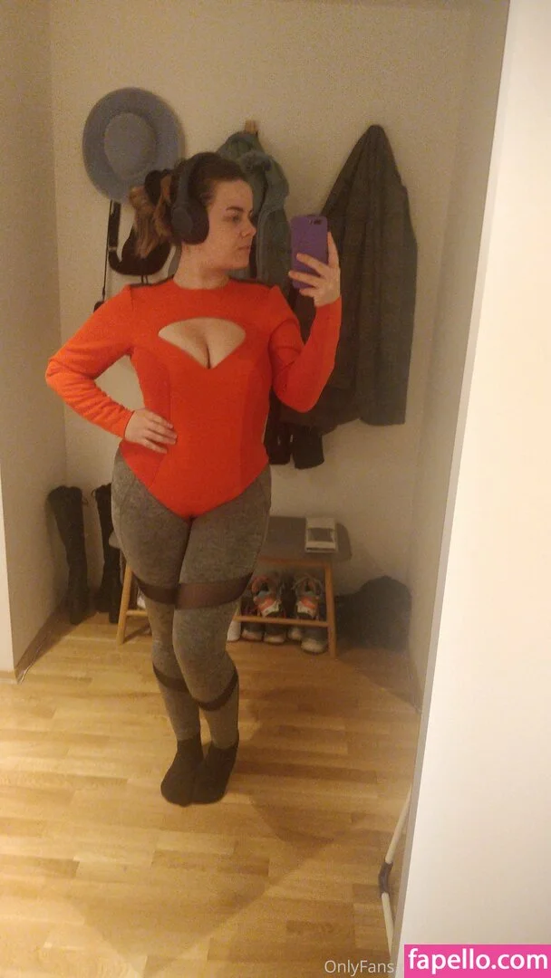 chikaracosplay Onlyfans Photo Gallery 