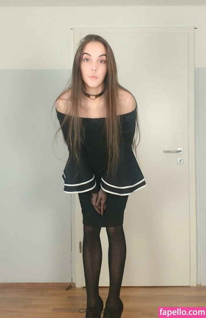 justMiia Onlyfans Photo Gallery 