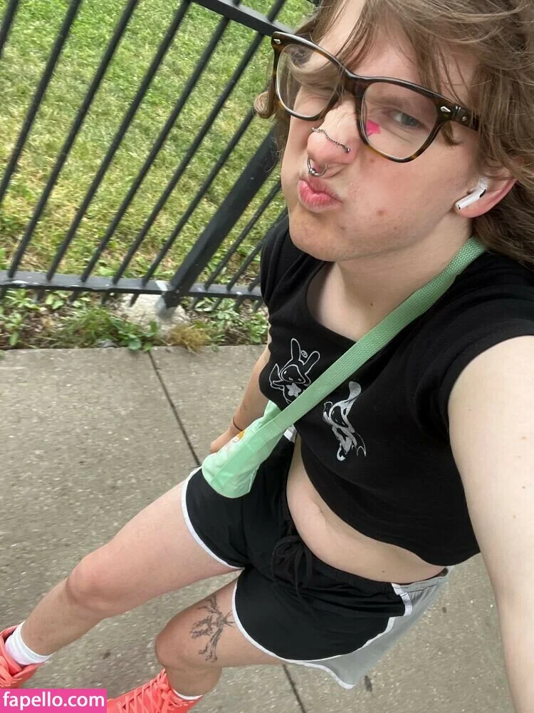 plushieguts Onlyfans Photo Gallery 