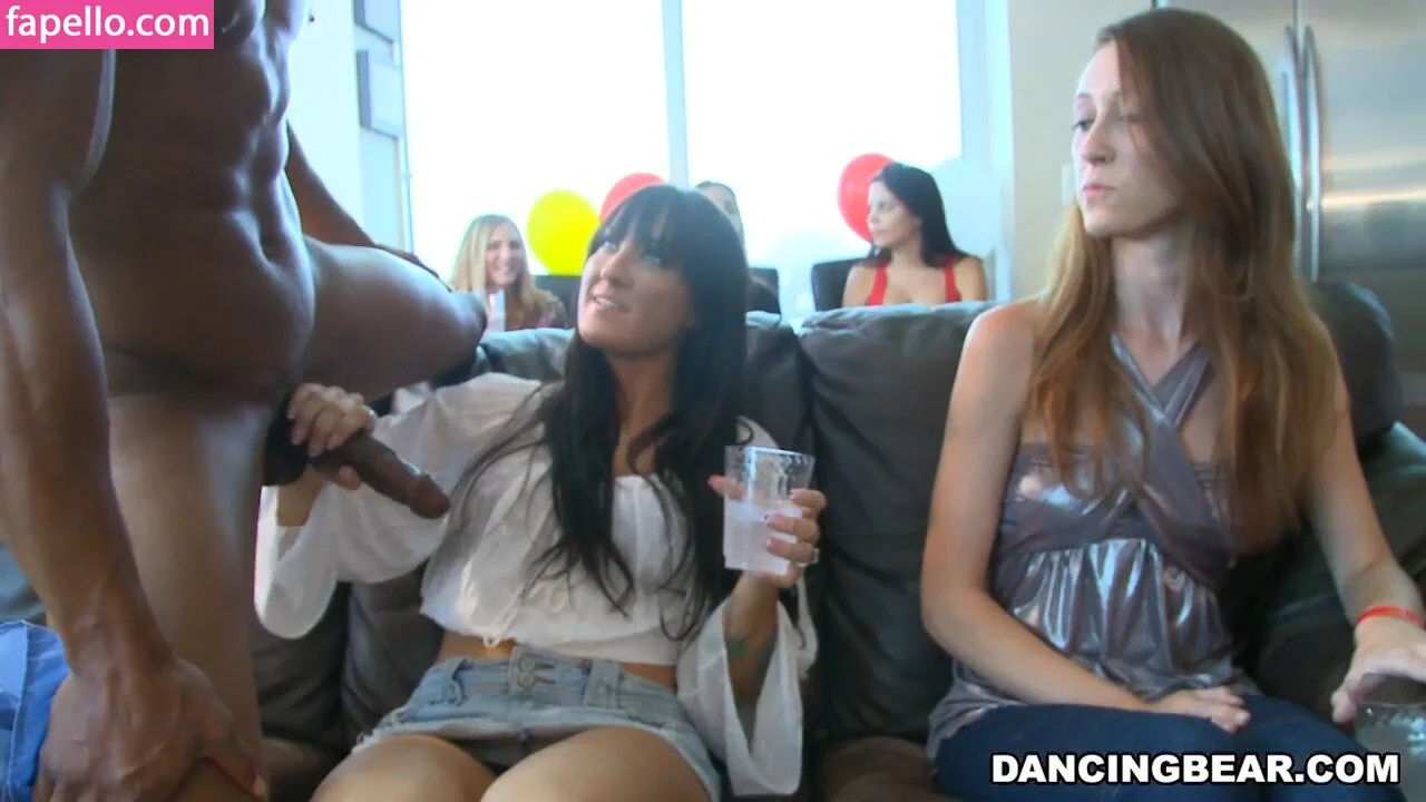 Dancing Bear Onlyfans Photo Gallery 