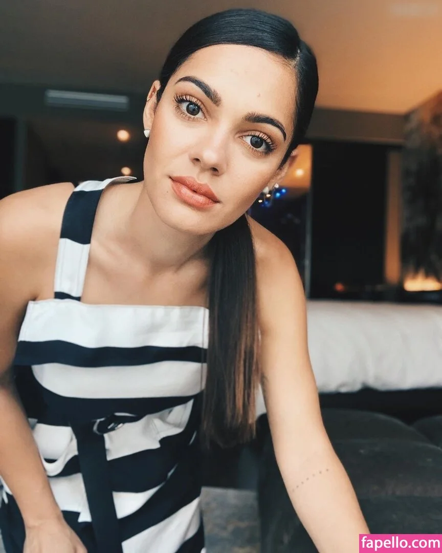 Nilam Farooq Onlyfans Photo Gallery 