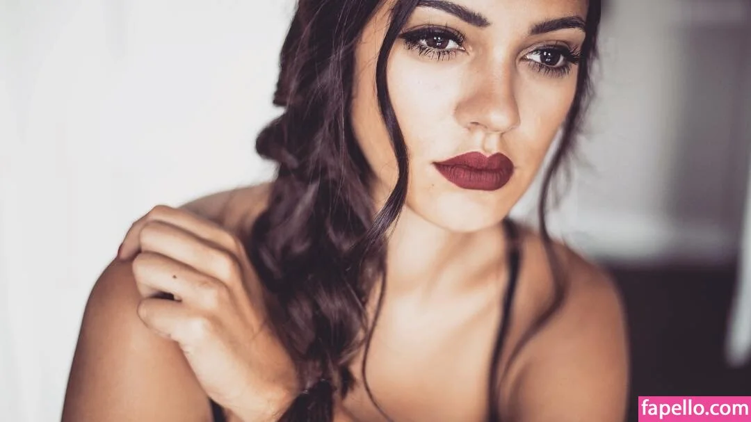 Nilam Farooq Onlyfans Photo Gallery 