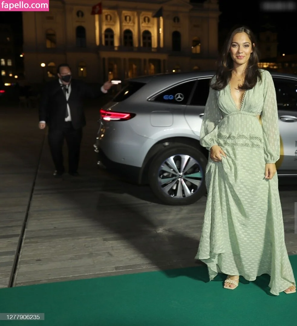 Nilam Farooq Onlyfans Photo Gallery 