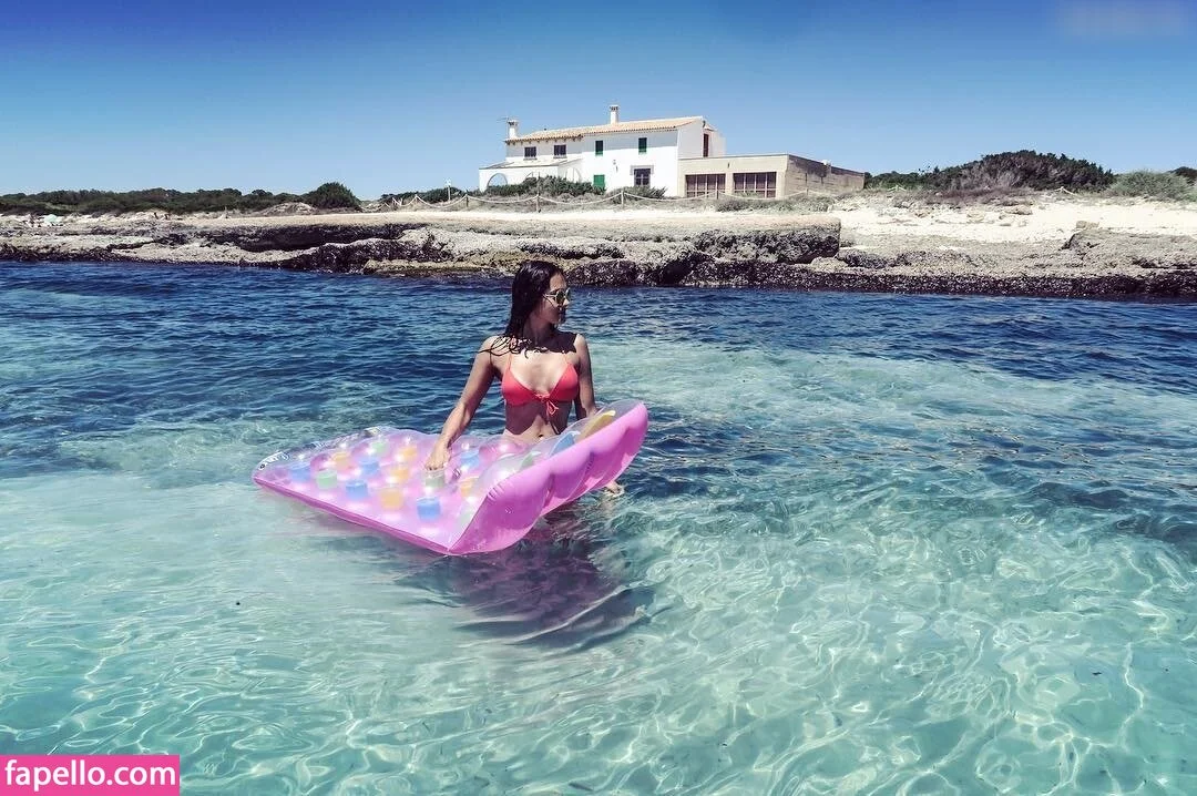 Nilam Farooq Onlyfans Photo Gallery 