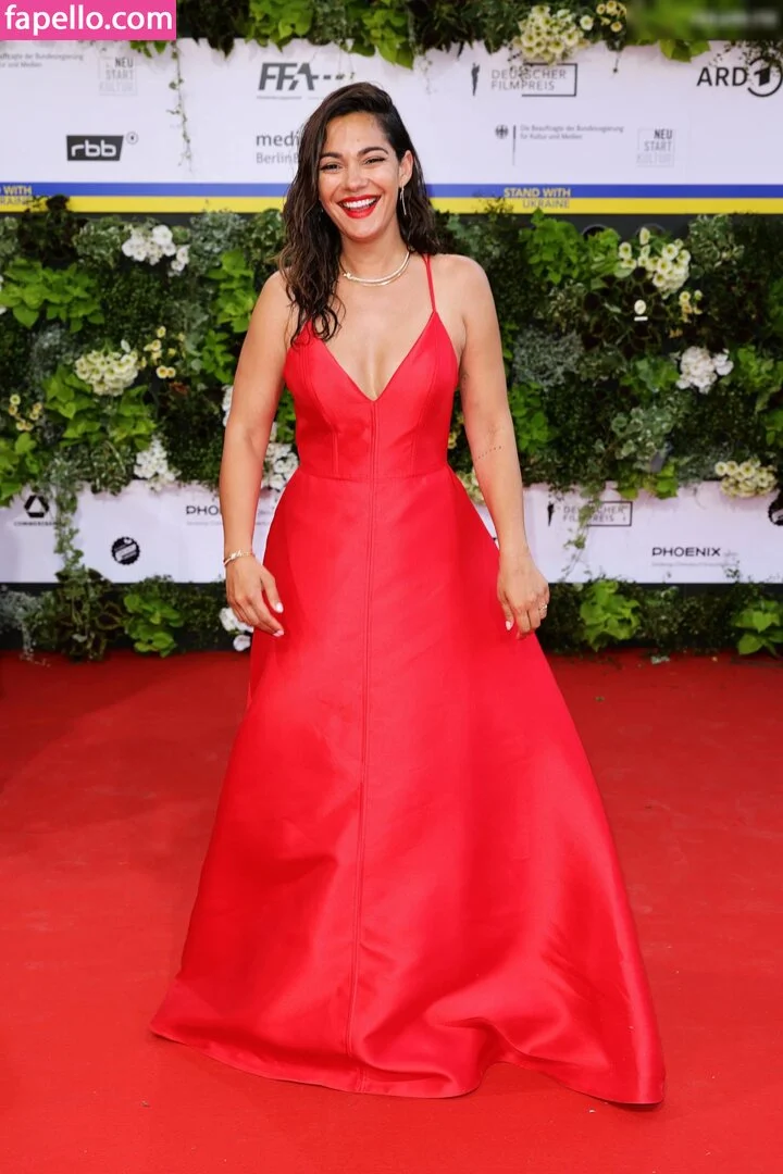 Nilam Farooq Onlyfans Photo Gallery 