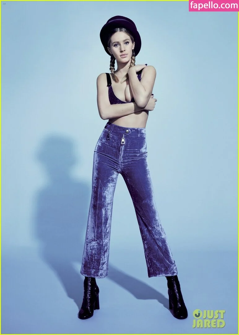 Dylan Penn Onlyfans Photo Gallery 