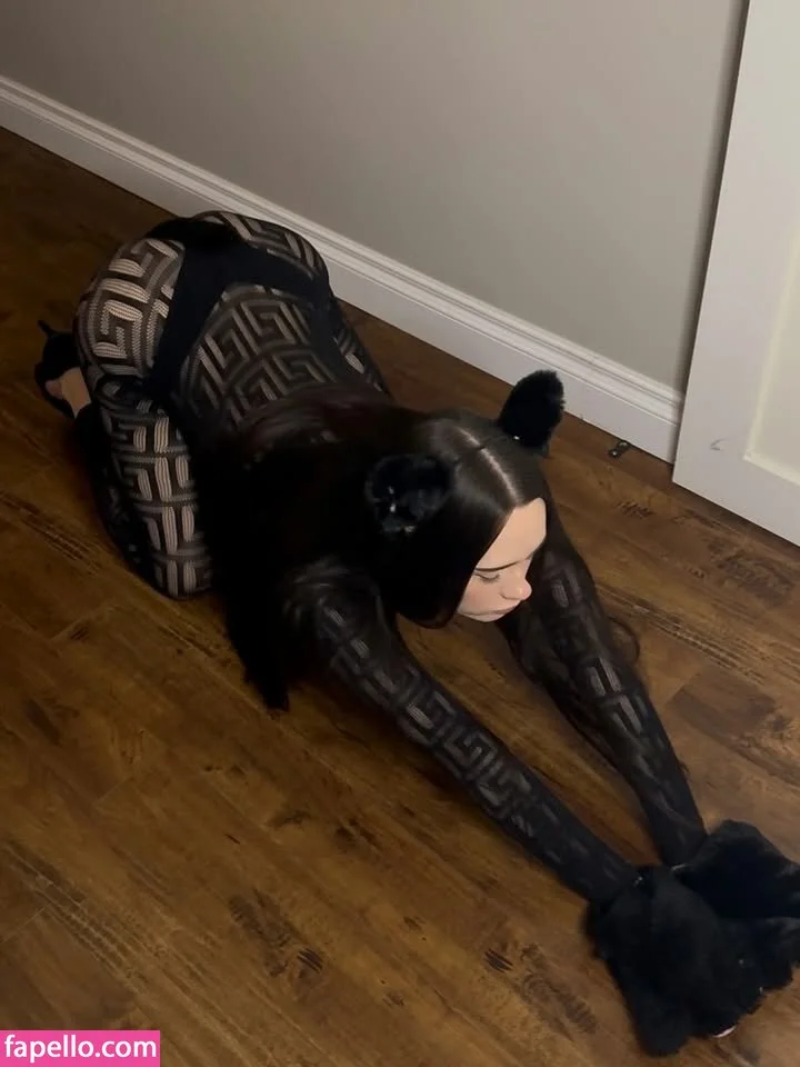 Rumi Mac Onlyfans Photo Gallery 