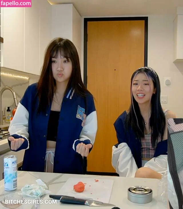 AriaSaki Onlyfans Photo Gallery 