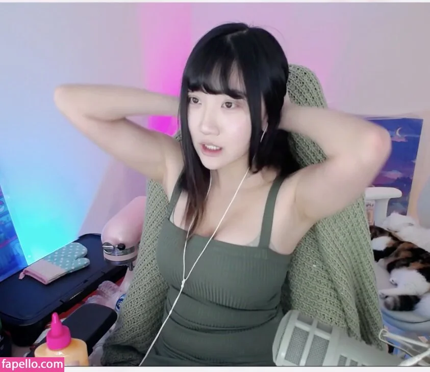 AriaSaki Onlyfans Photo Gallery 