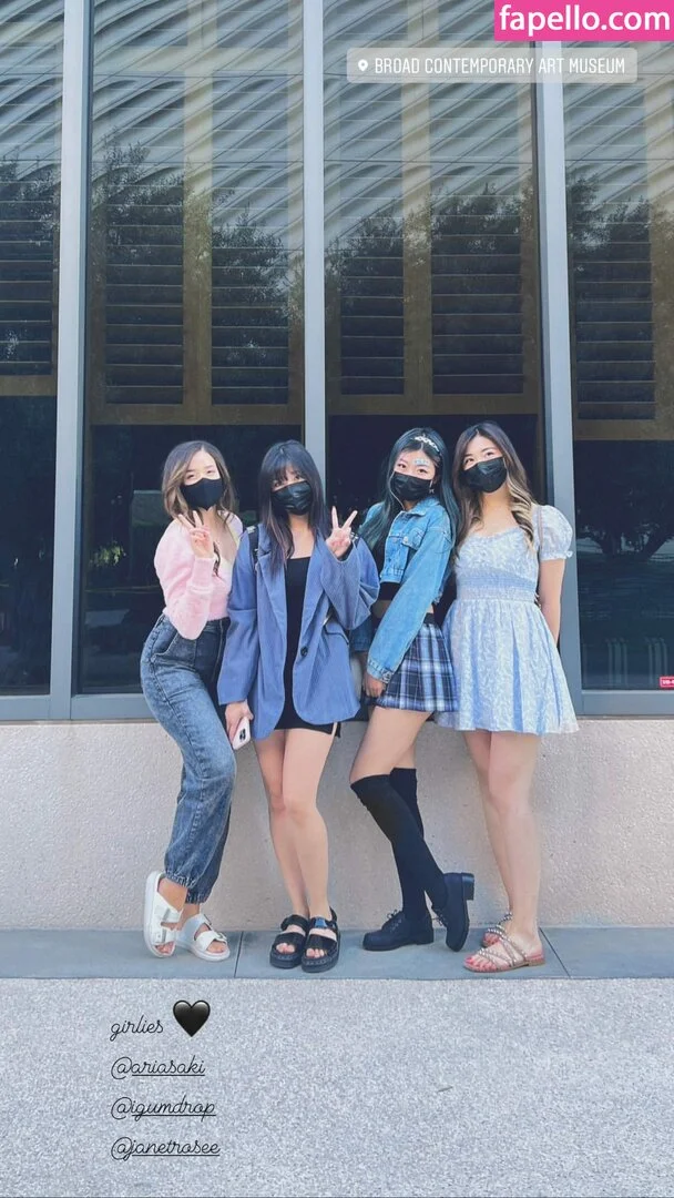 AriaSaki Onlyfans Photo Gallery 