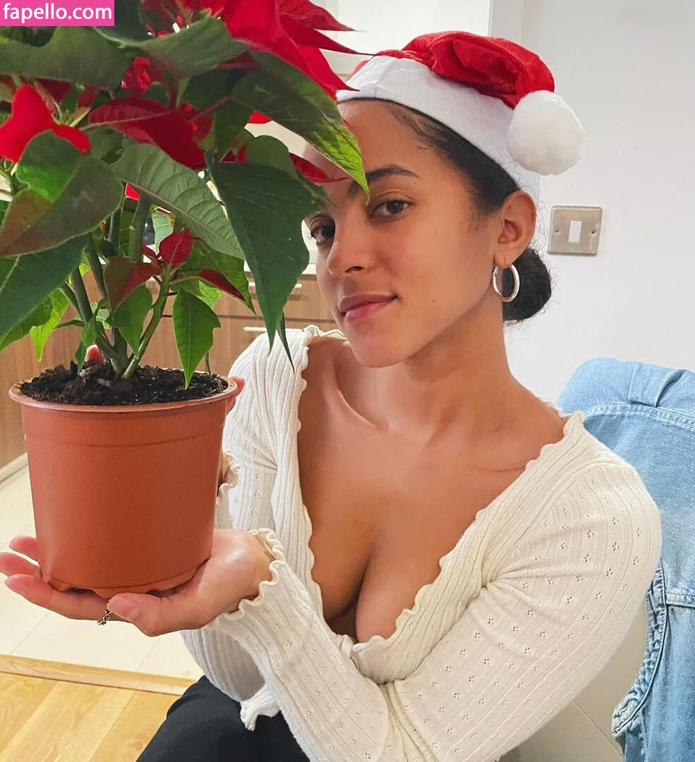 Lou Llobell Onlyfans Photo Gallery 