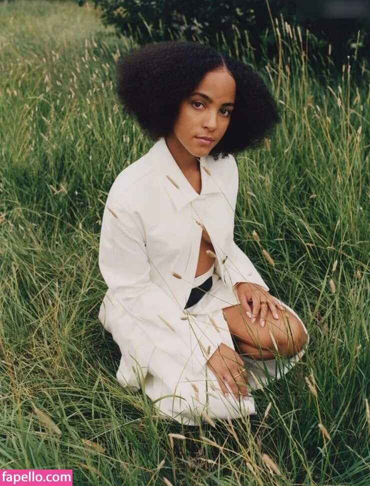 Lou Llobell Onlyfans Photo Gallery 