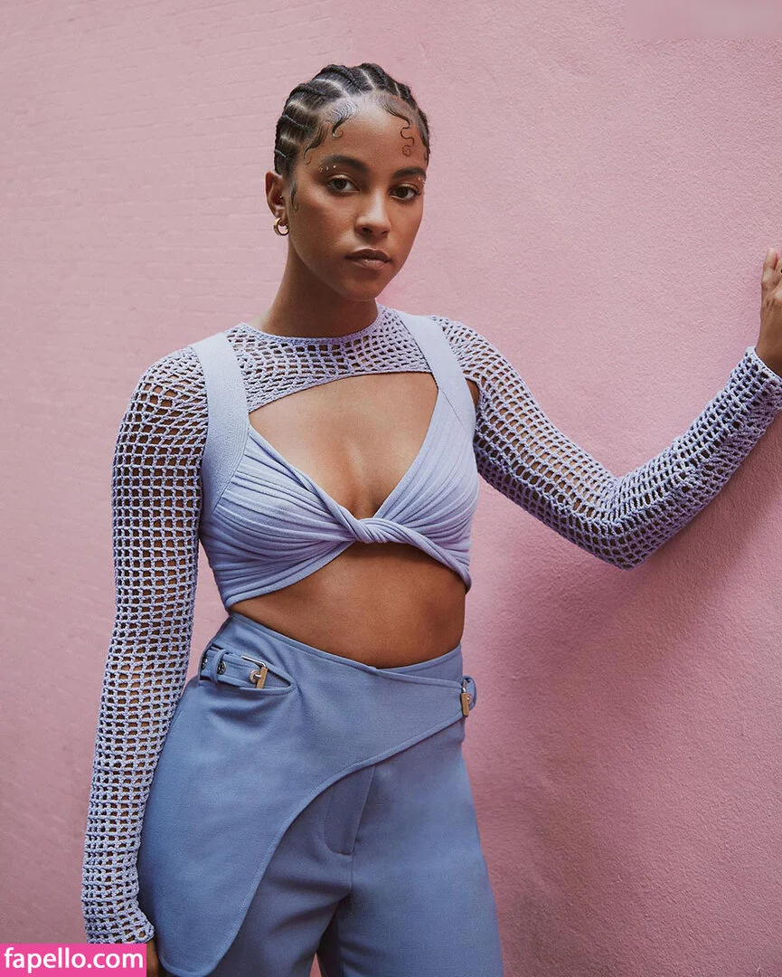 Lou Llobell Onlyfans Photo Gallery 