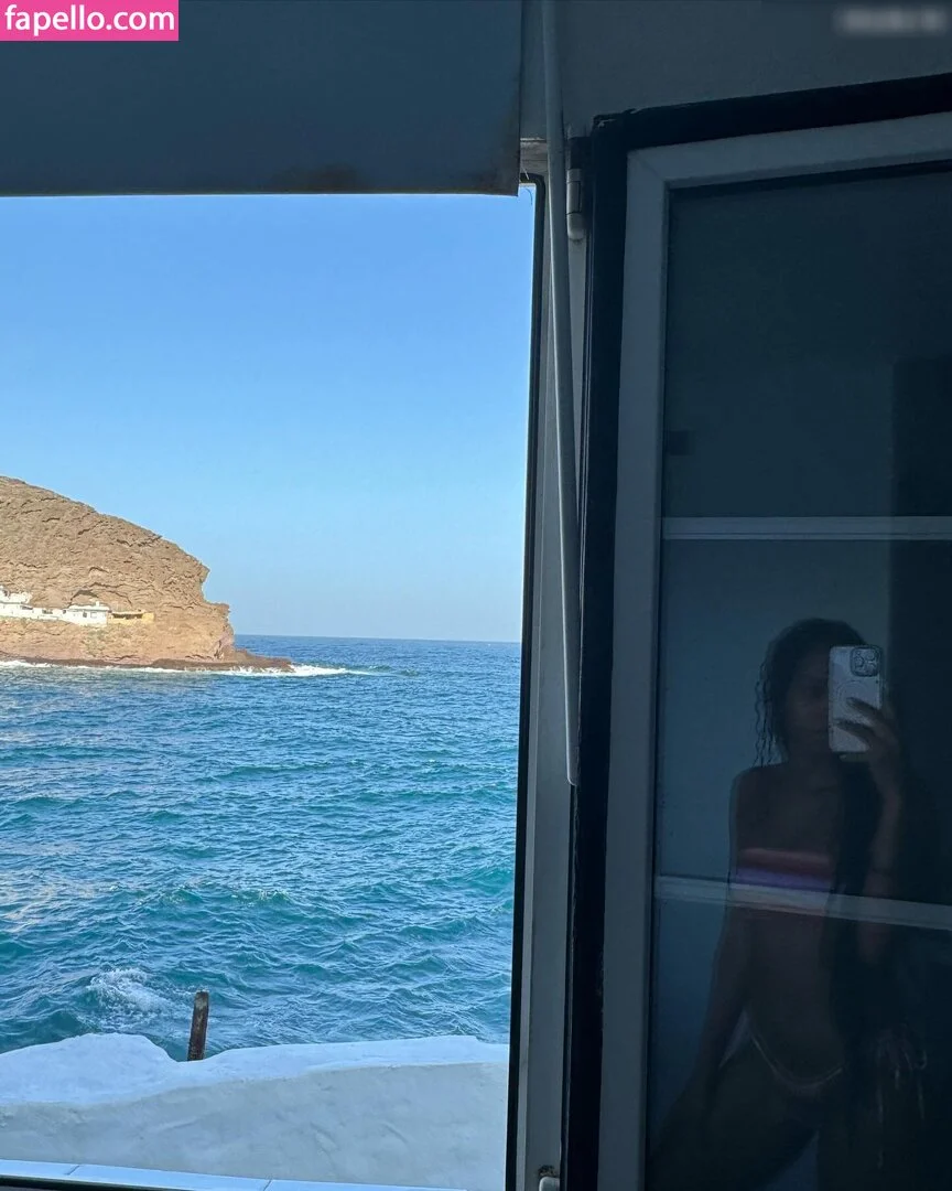 Lou Llobell Onlyfans Photo Gallery 