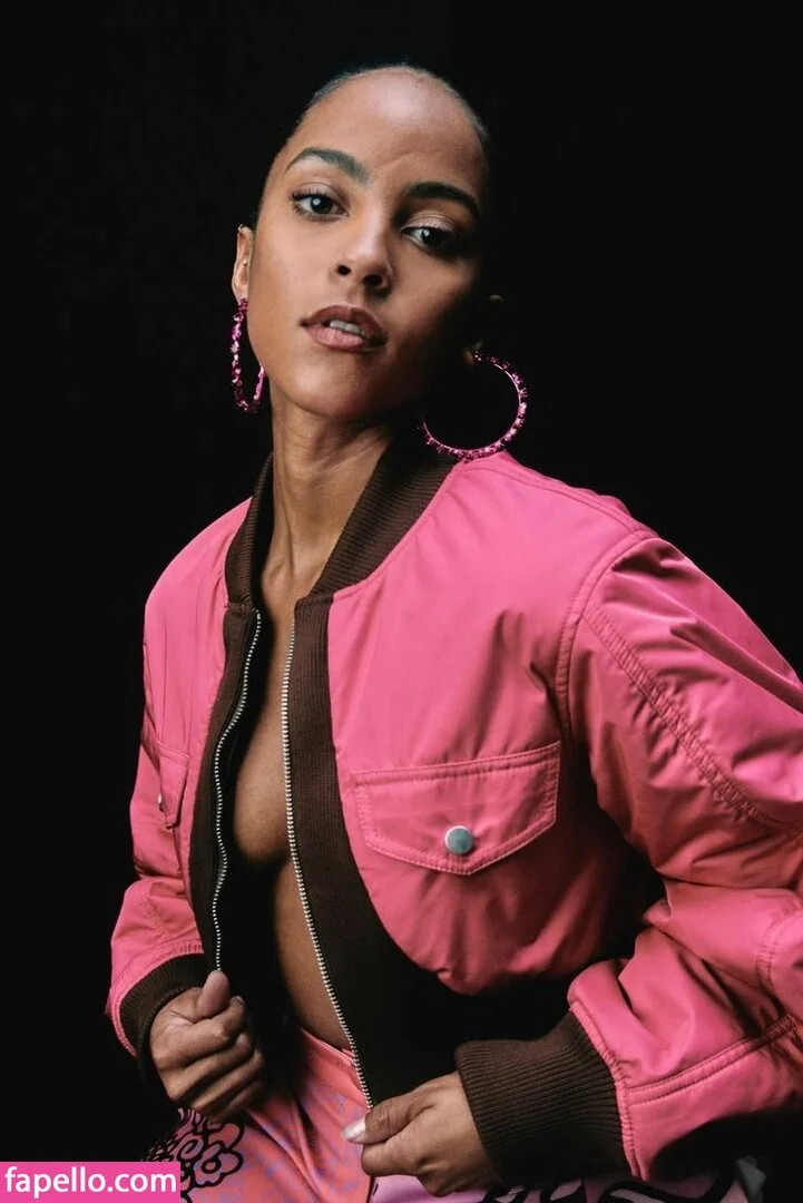 Lou Llobell Onlyfans Photo Gallery 