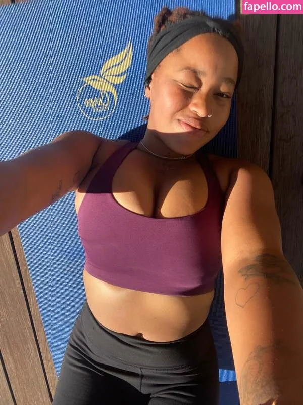 Ariel Cosmo Onlyfans Photo Gallery 