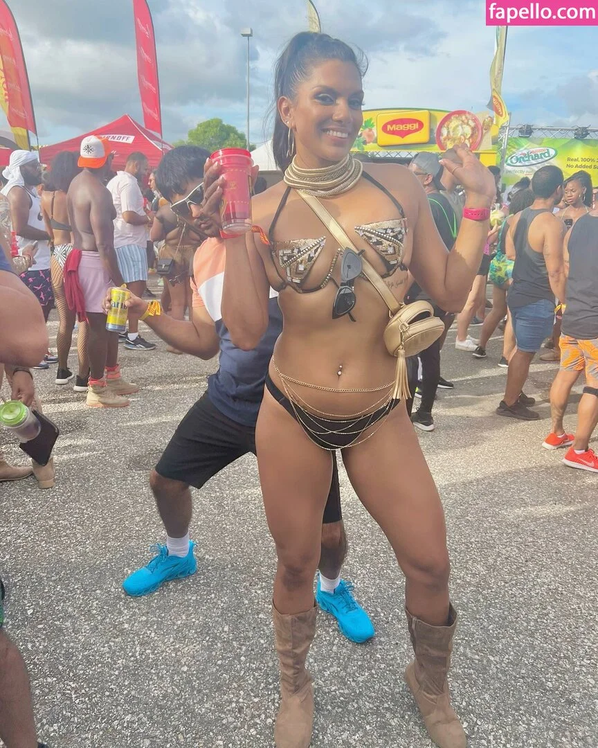 April Suraj Onlyfans Photo Gallery 