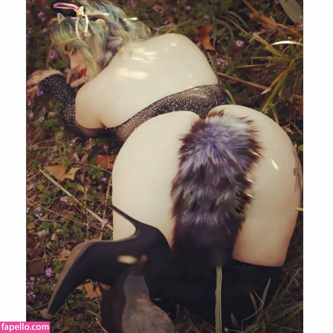 Queen Ananas Onlyfans Photo Gallery 