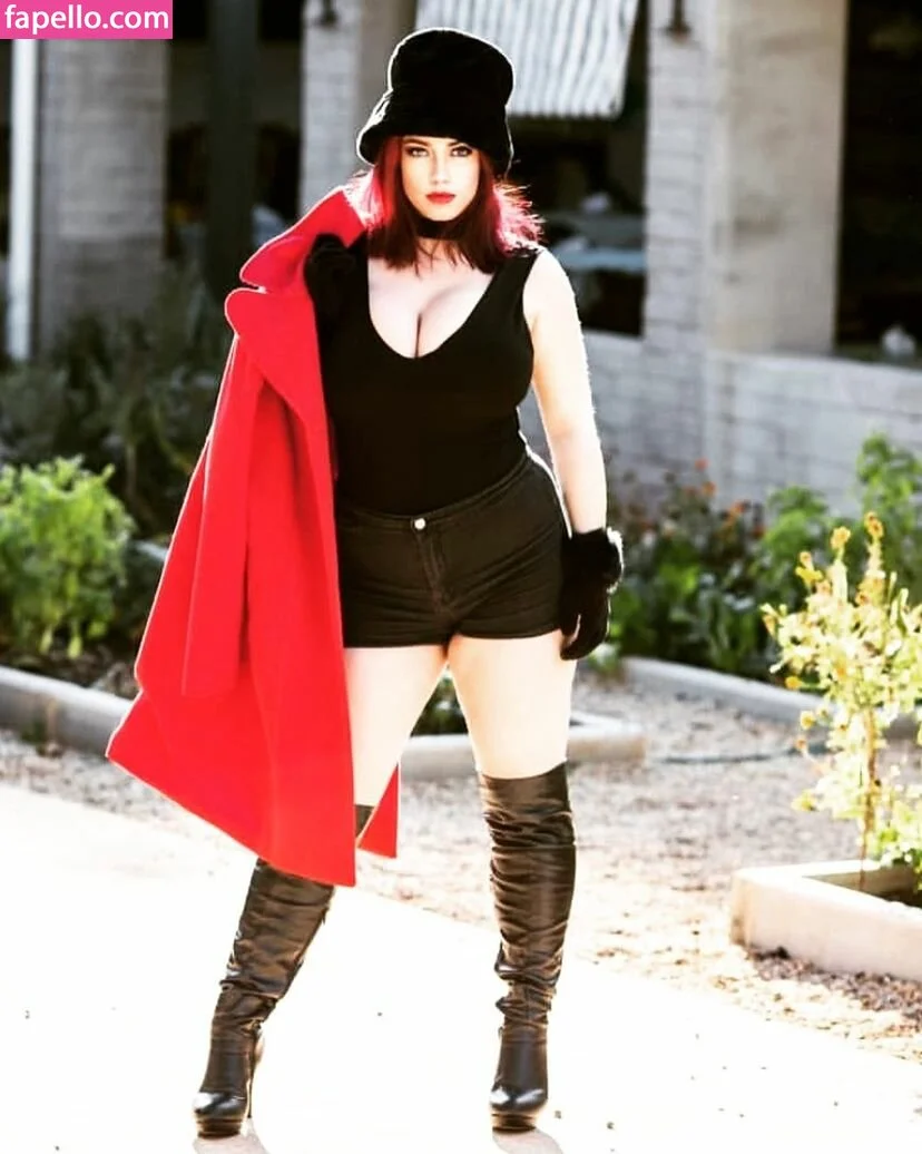 Queen Ananas Onlyfans Photo Gallery 