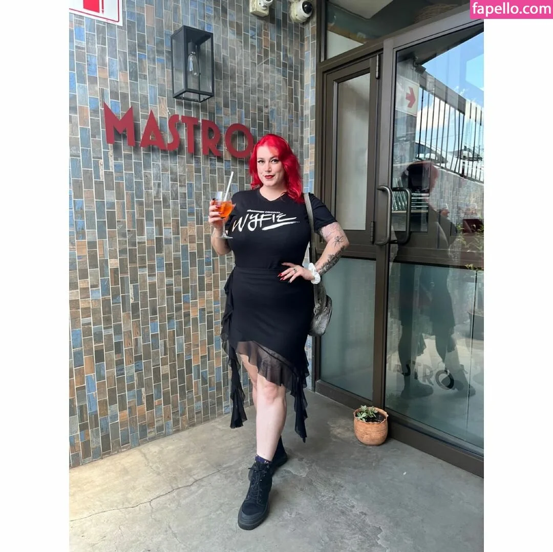 Queen Ananas Onlyfans Photo Gallery 