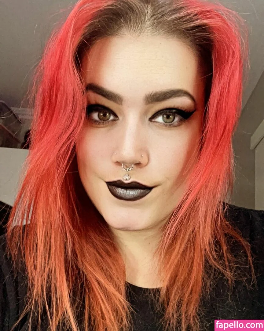 Queen Ananas Onlyfans Photo Gallery 