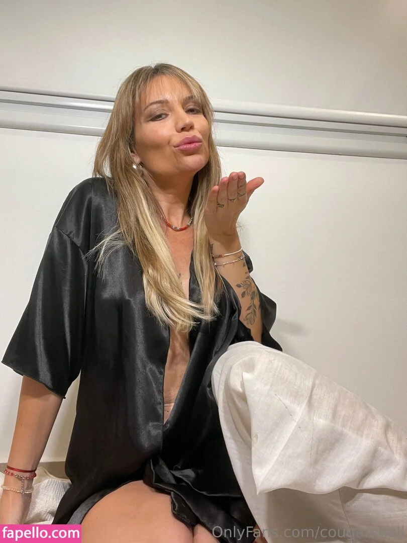cougarshell Onlyfans Photo Gallery 
