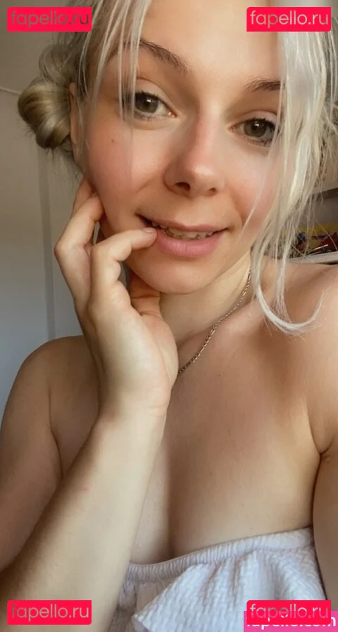 SmileyDani Onlyfans Photo Gallery 