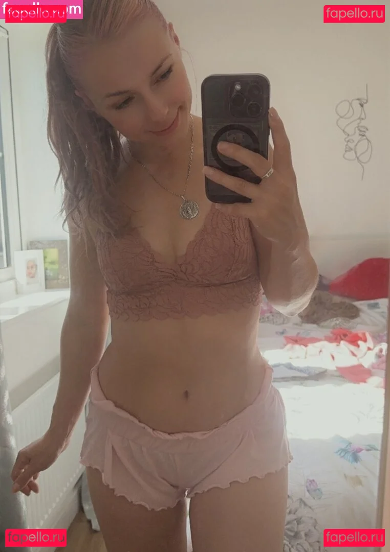 SmileyDani Onlyfans Photo Gallery 