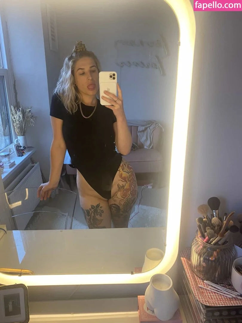 Riley Beth Onlyfans Photo Gallery 