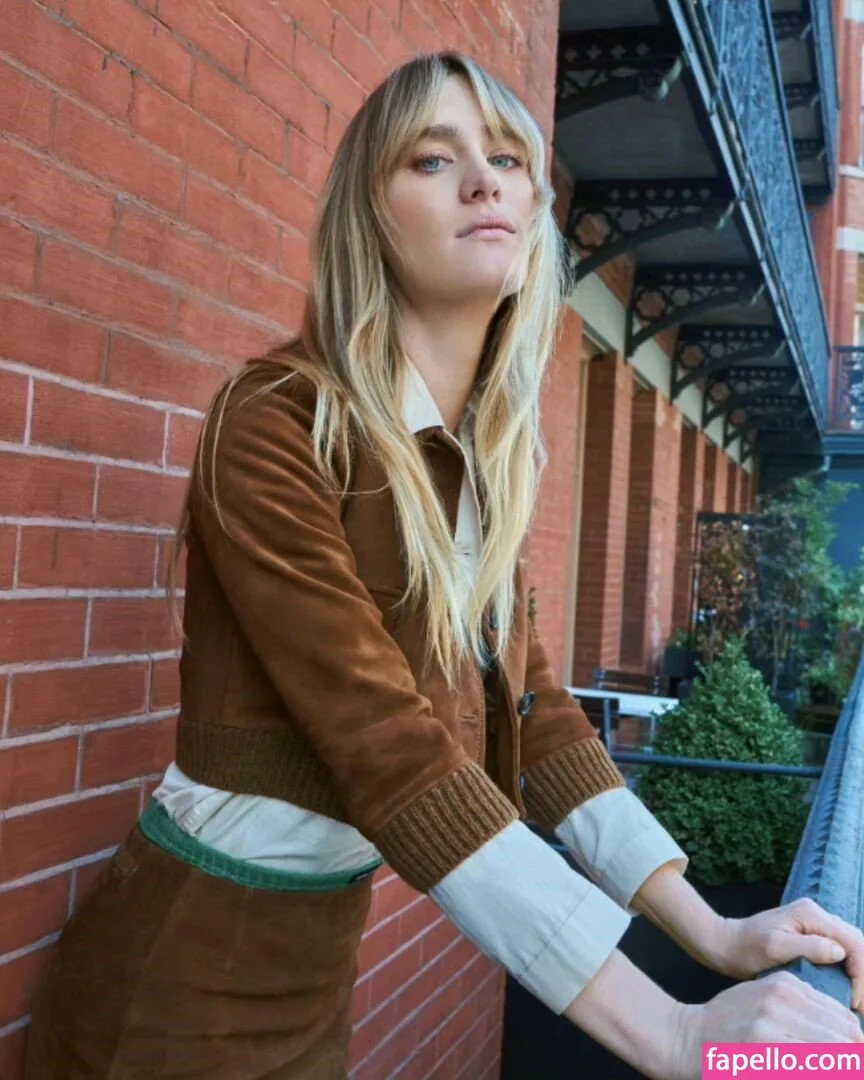 Mackenzie Davis Onlyfans Photo Gallery 