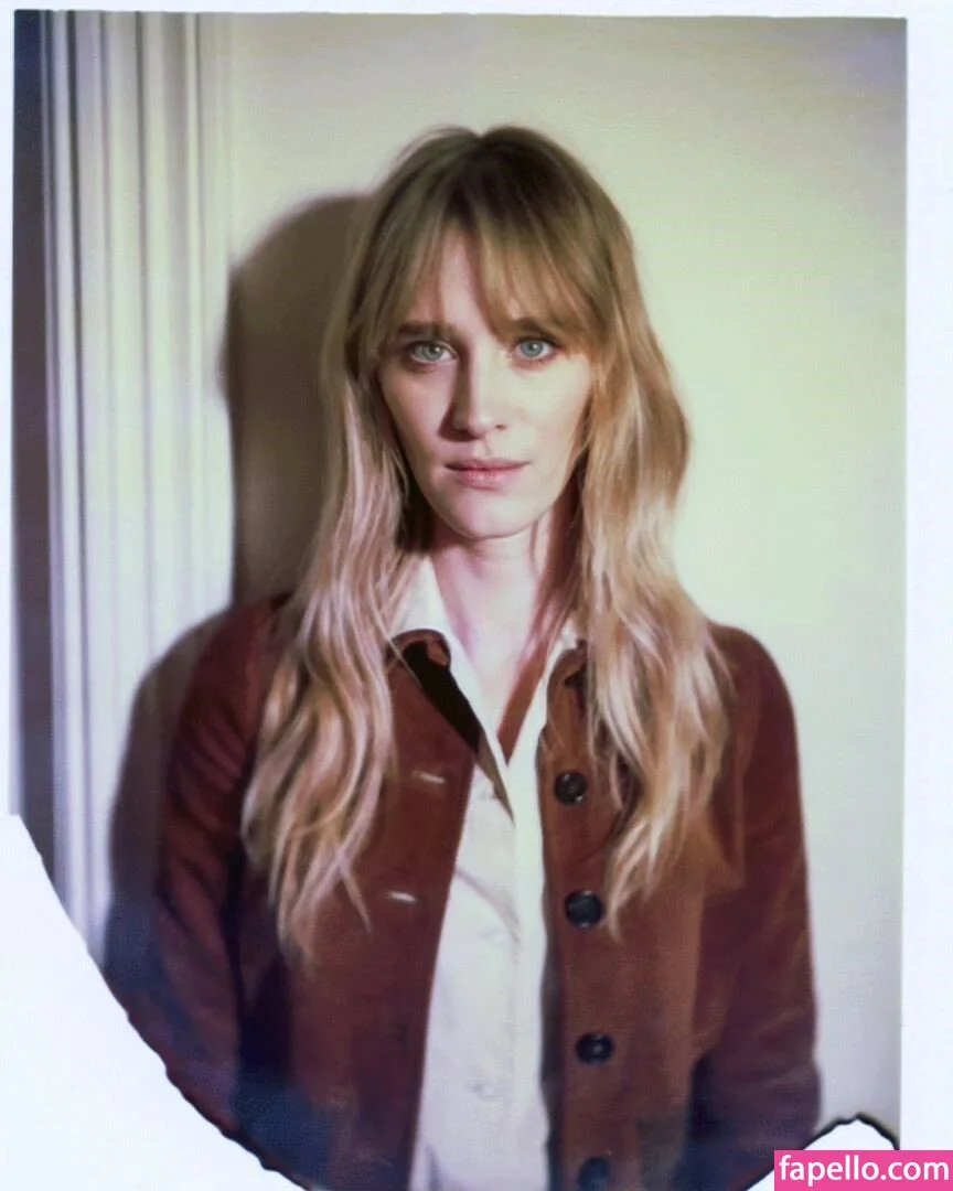 Mackenzie Davis Onlyfans Photo Gallery 