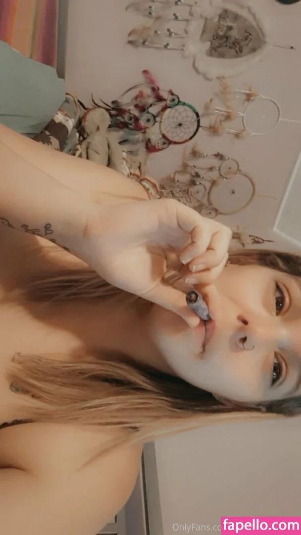 stoner.420chick Onlyfans Photo Gallery 