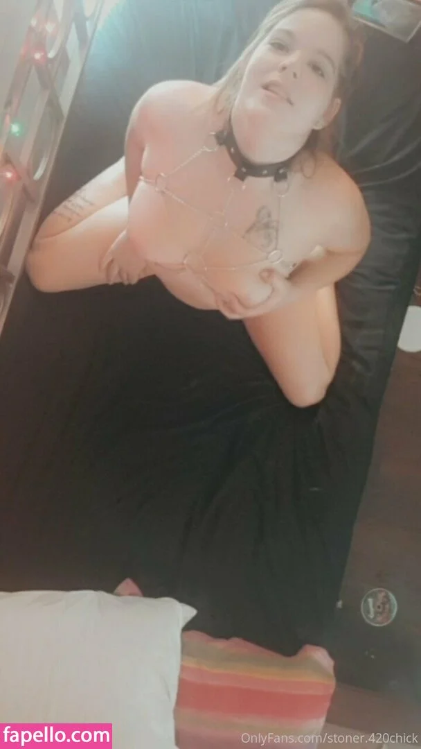 stoner.420chick Onlyfans Photo Gallery 
