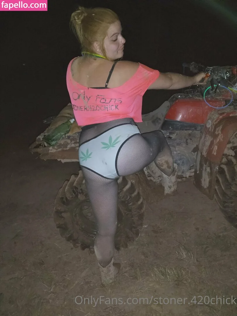 stoner.420chick Onlyfans Photo Gallery 