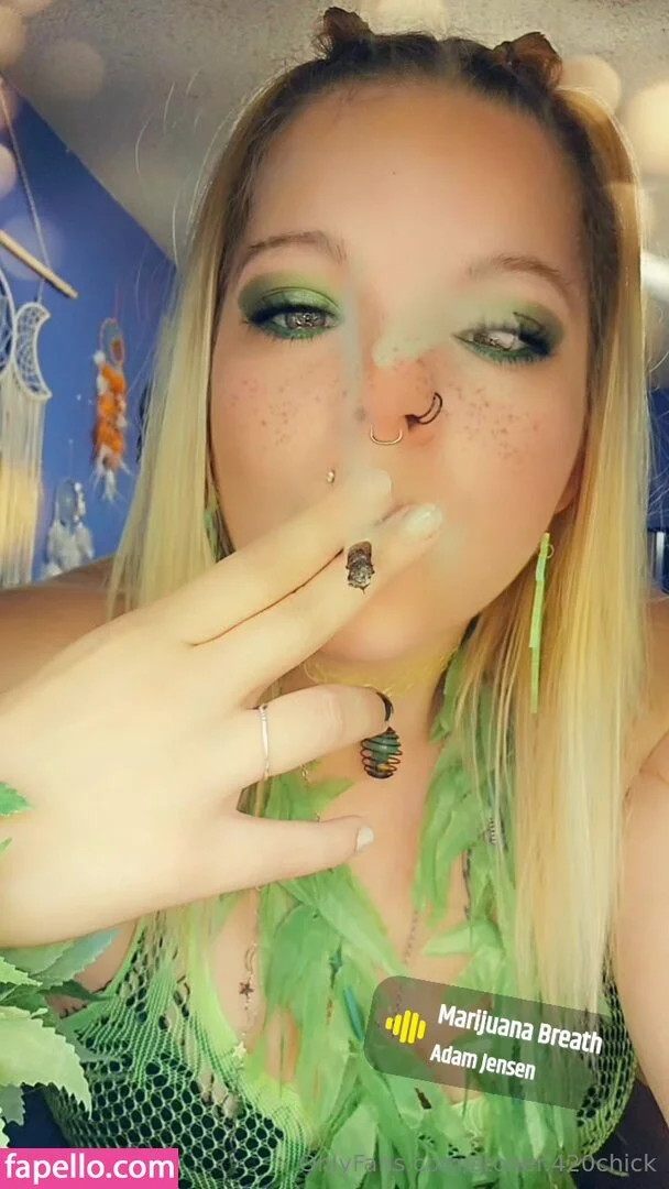 stoner.420chick Onlyfans Photo Gallery 