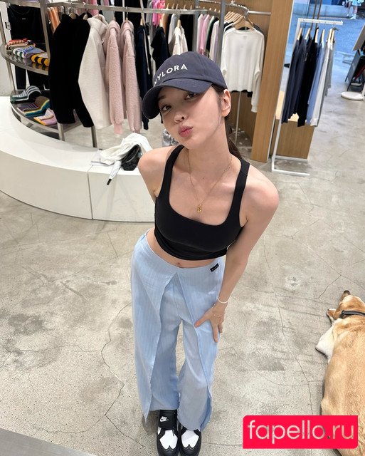 Xooos 수스 Onlyfans Photo Gallery 