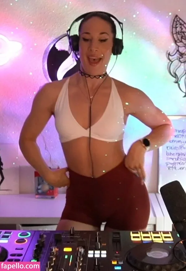 JuleTheFox Onlyfans Photo Gallery 