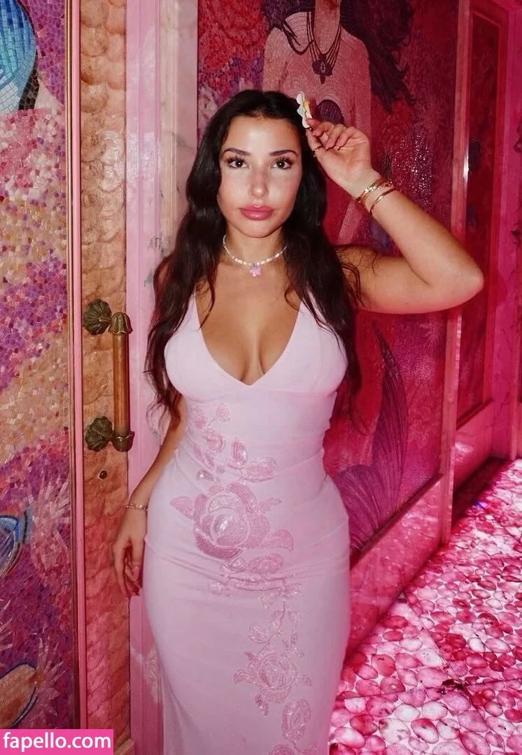 Pea Asmr Onlyfans Photo Gallery 