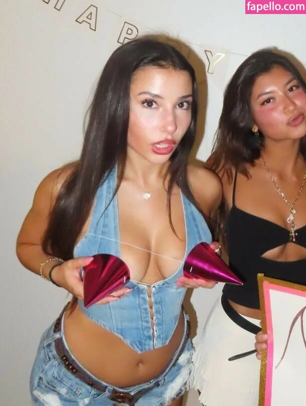 Pea Asmr Onlyfans Photo Gallery 