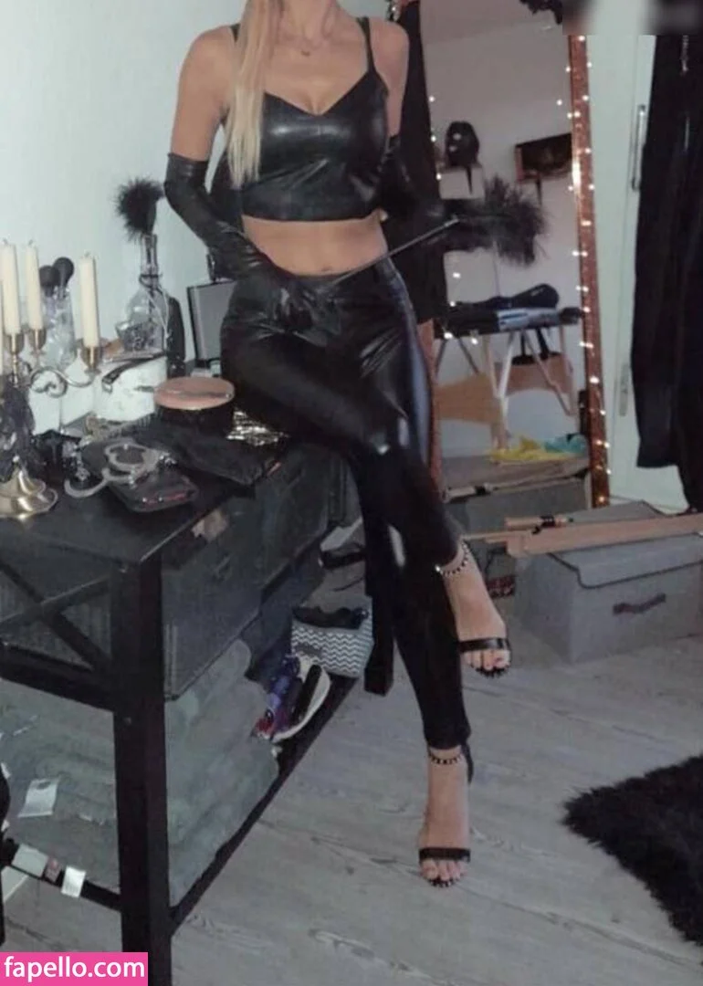 Izzy Cat Onlyfans Photo Gallery 