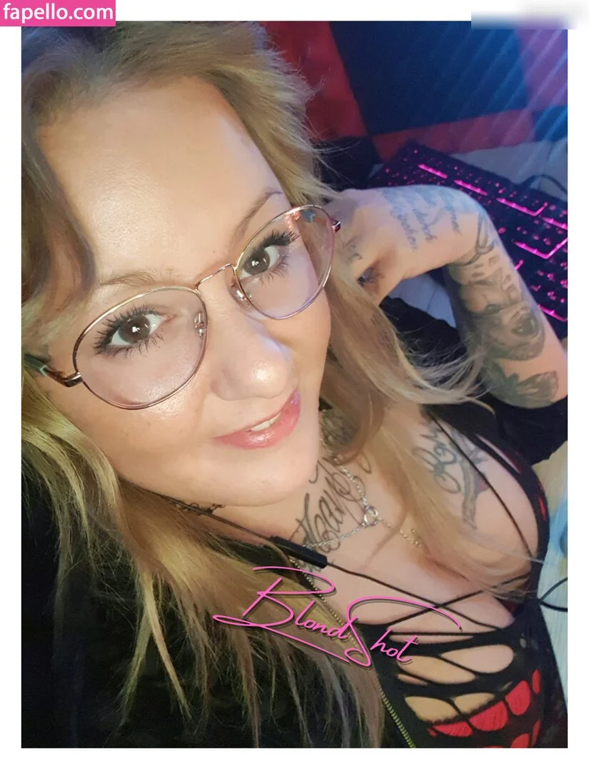 Blond_Shot Onlyfans Photo Gallery 