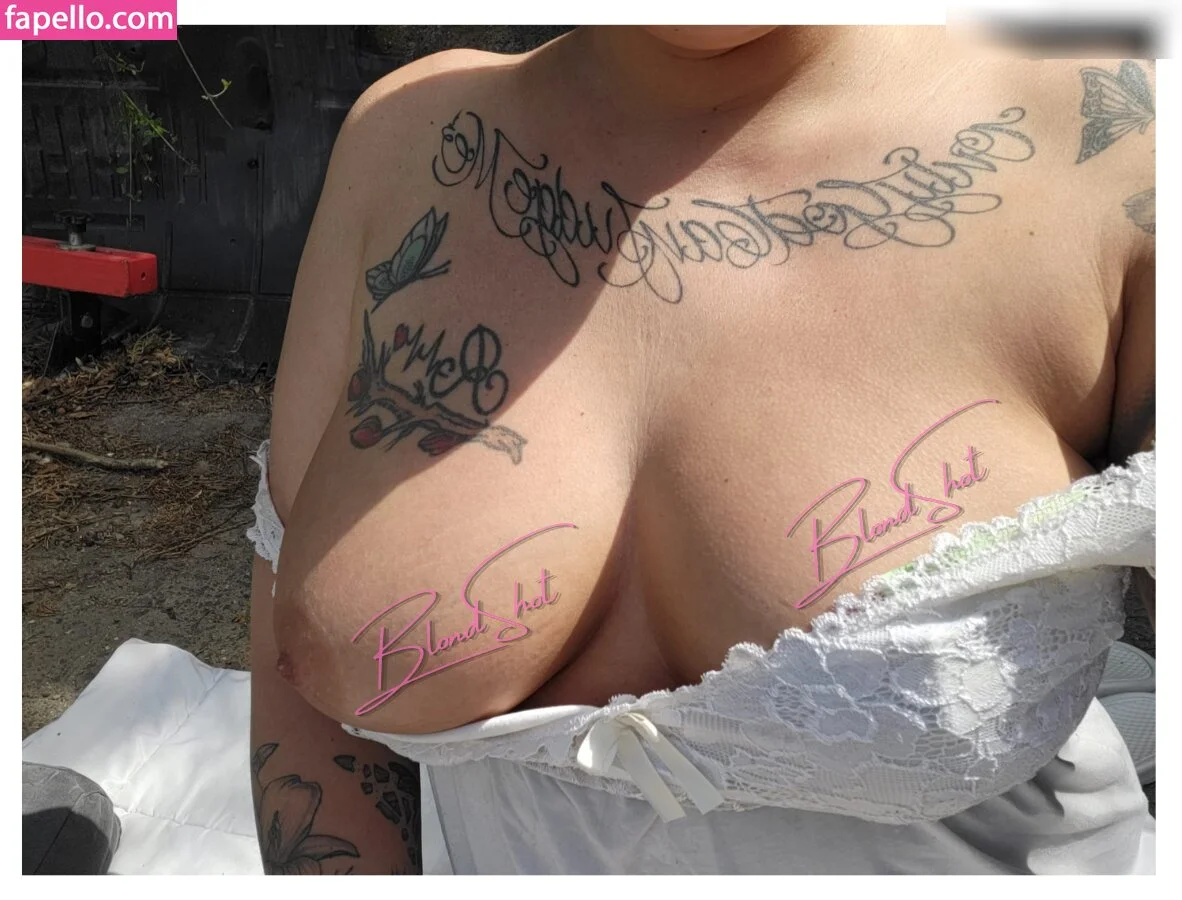 Blond_Shot Onlyfans Photo Gallery 