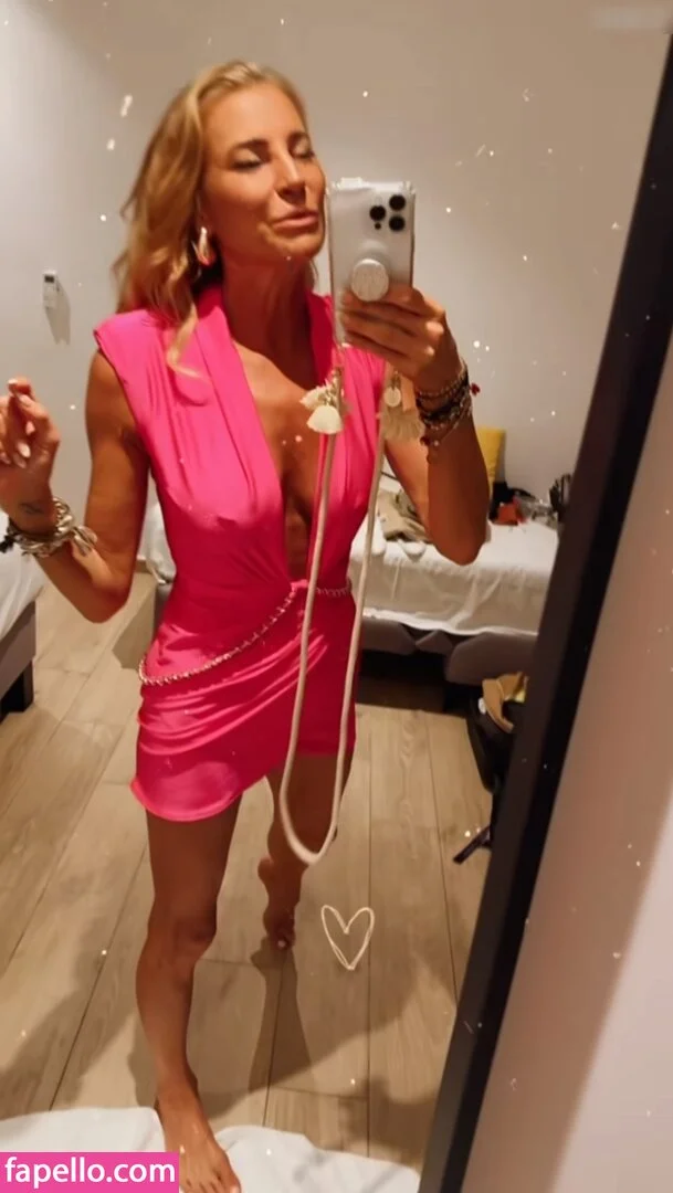 Giulia Siegel Onlyfans Photo Gallery 