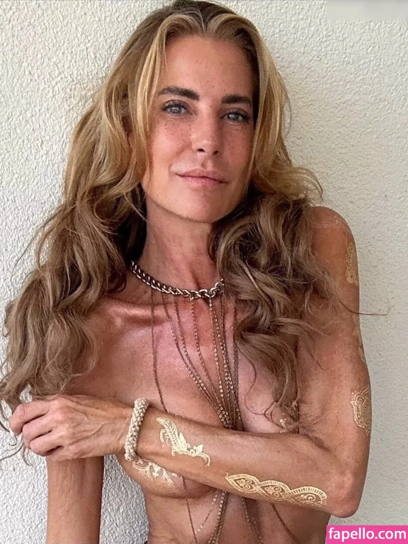 Giulia Siegel Onlyfans Photo Gallery 