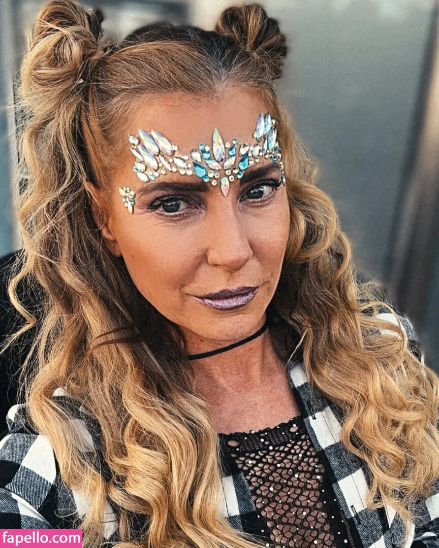 Giulia Siegel Onlyfans Photo Gallery 