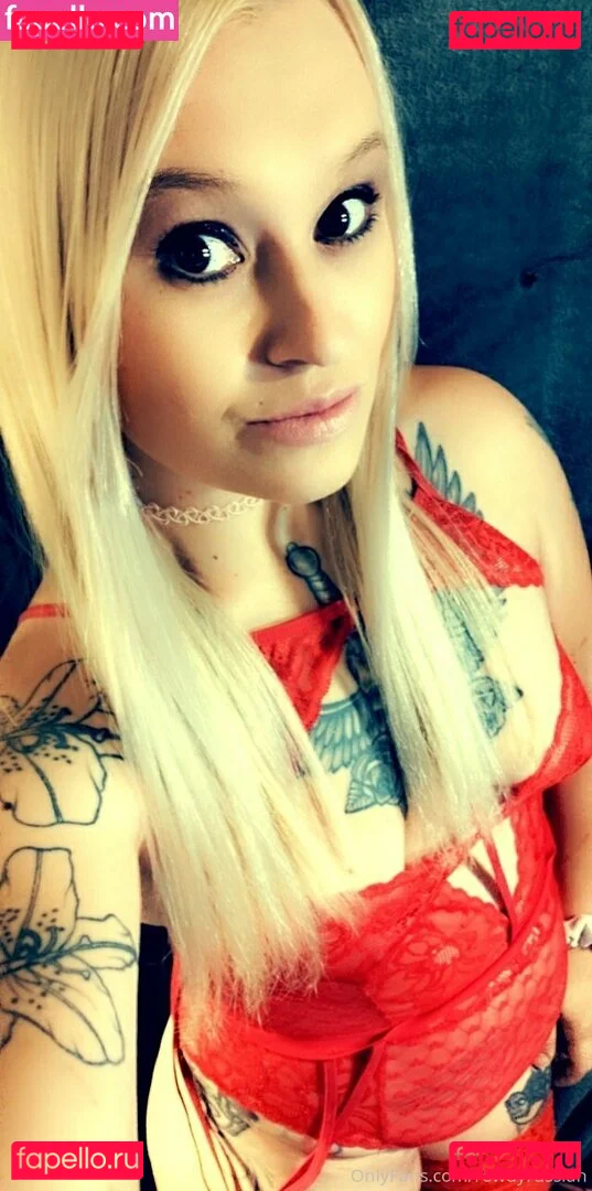 redrosebb Onlyfans Photo Gallery 