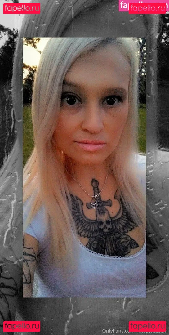 redrosebb Onlyfans Photo Gallery 