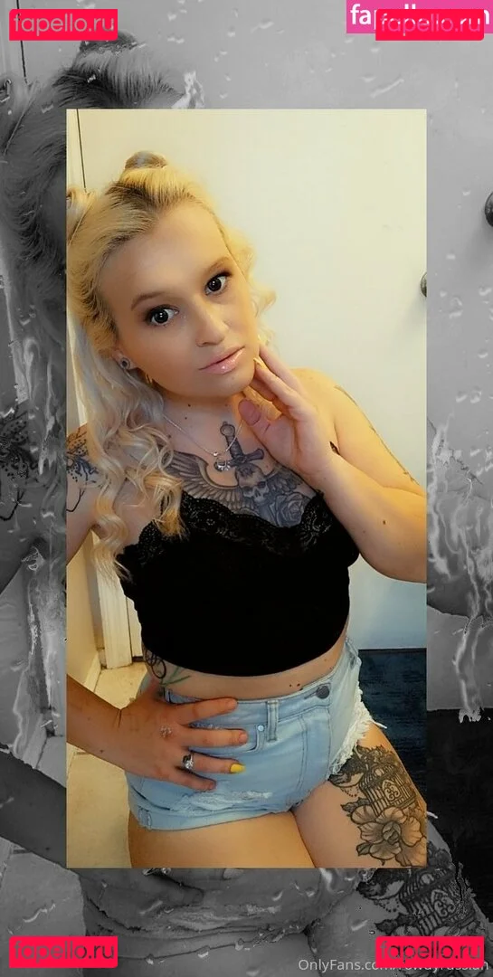 redrosebb Onlyfans Photo Gallery 