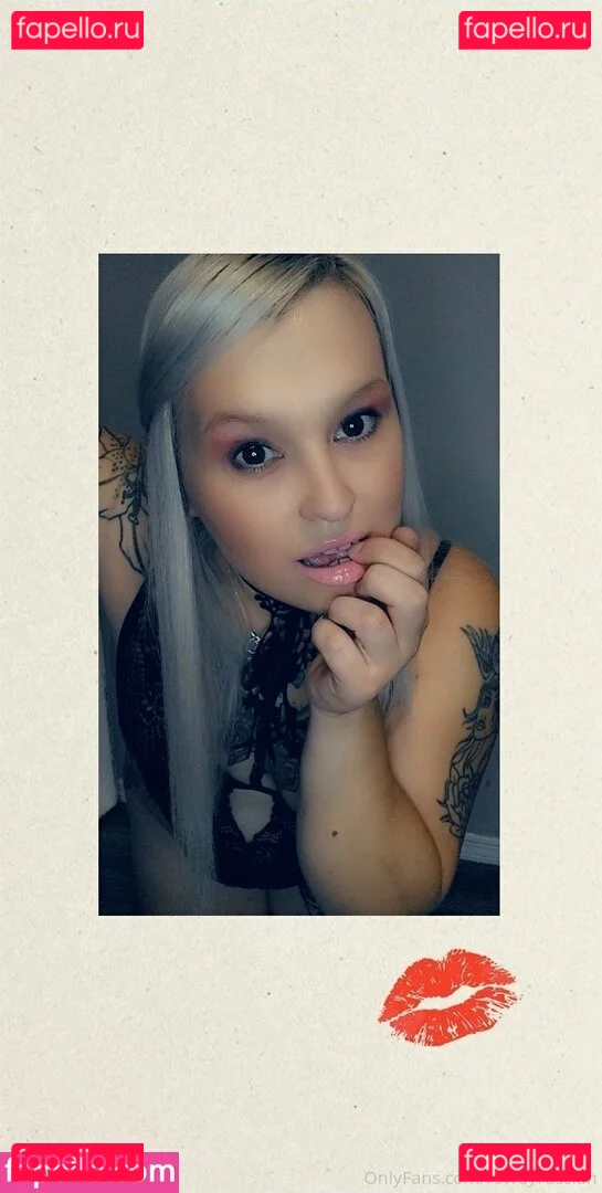 redrosebb Onlyfans Photo Gallery 