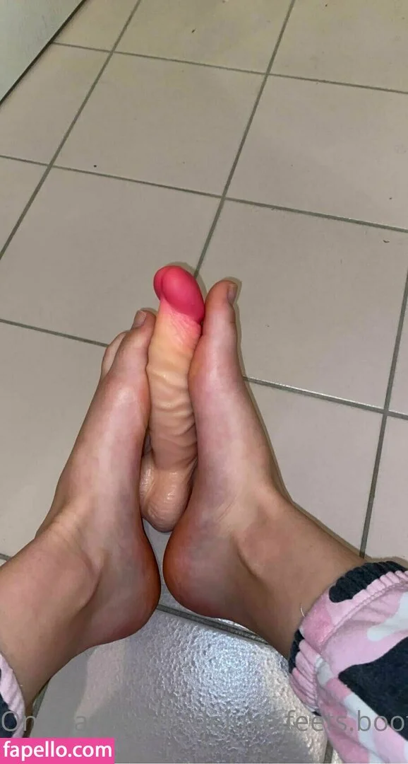 deluxe.feets.booty Onlyfans Photo Gallery 